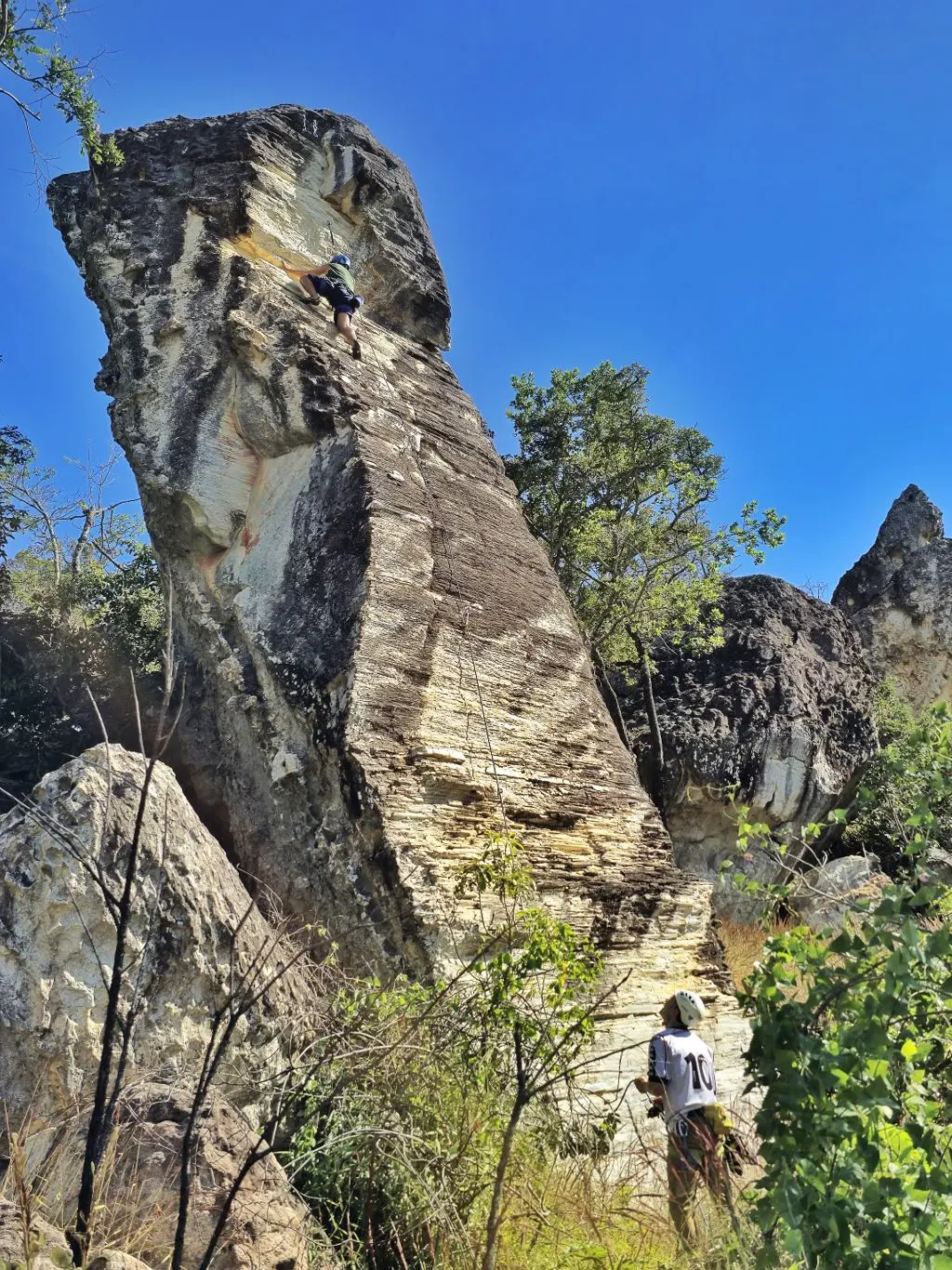 Foto da via de escalada Sem Nome 14 (7a), no setor Jurassic, no pico Parque Estadual dos Pirineus